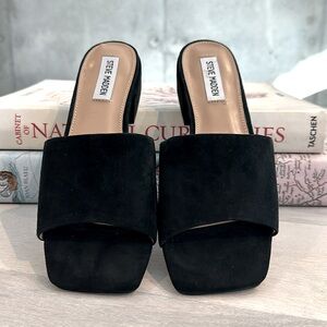 Steve Madden Amir Slide Sandals; Suede Chunky Heel Square Toe; Size 7.5; Black